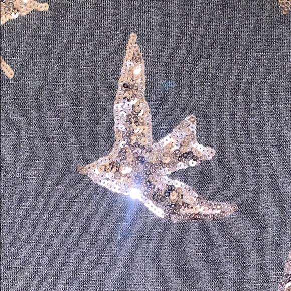 ⭐️ Chelsea & Theodore  embroidered top - Picture 5 of 5